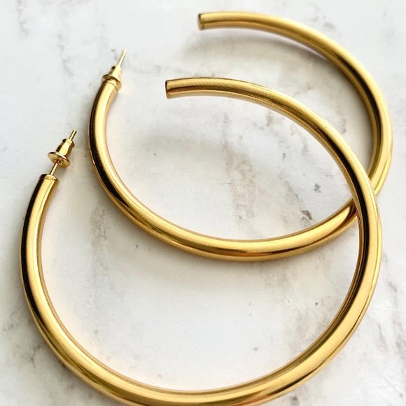 Gold Plated Lightweight Large or Medium Hoop Earrings - Picture 6 of 14